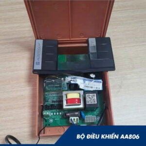 hop-đieu-khien-cua-cuon-806-saoviet-02