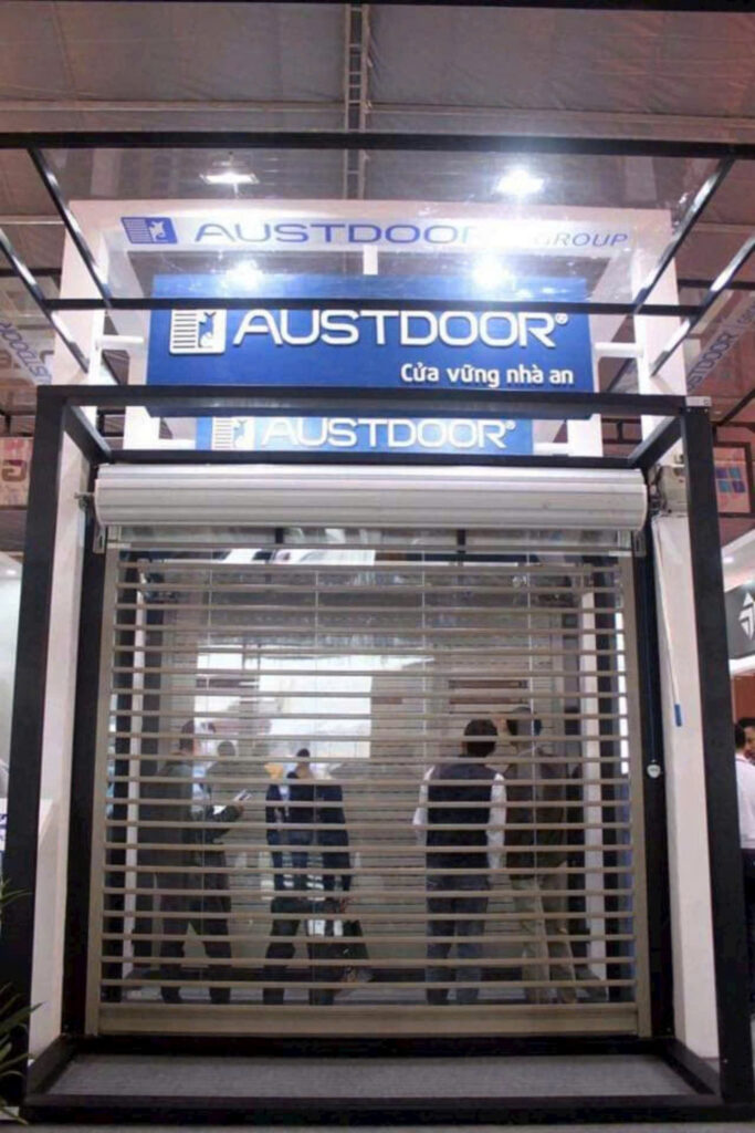 cua-cuon-xuyen-sang-austdoor