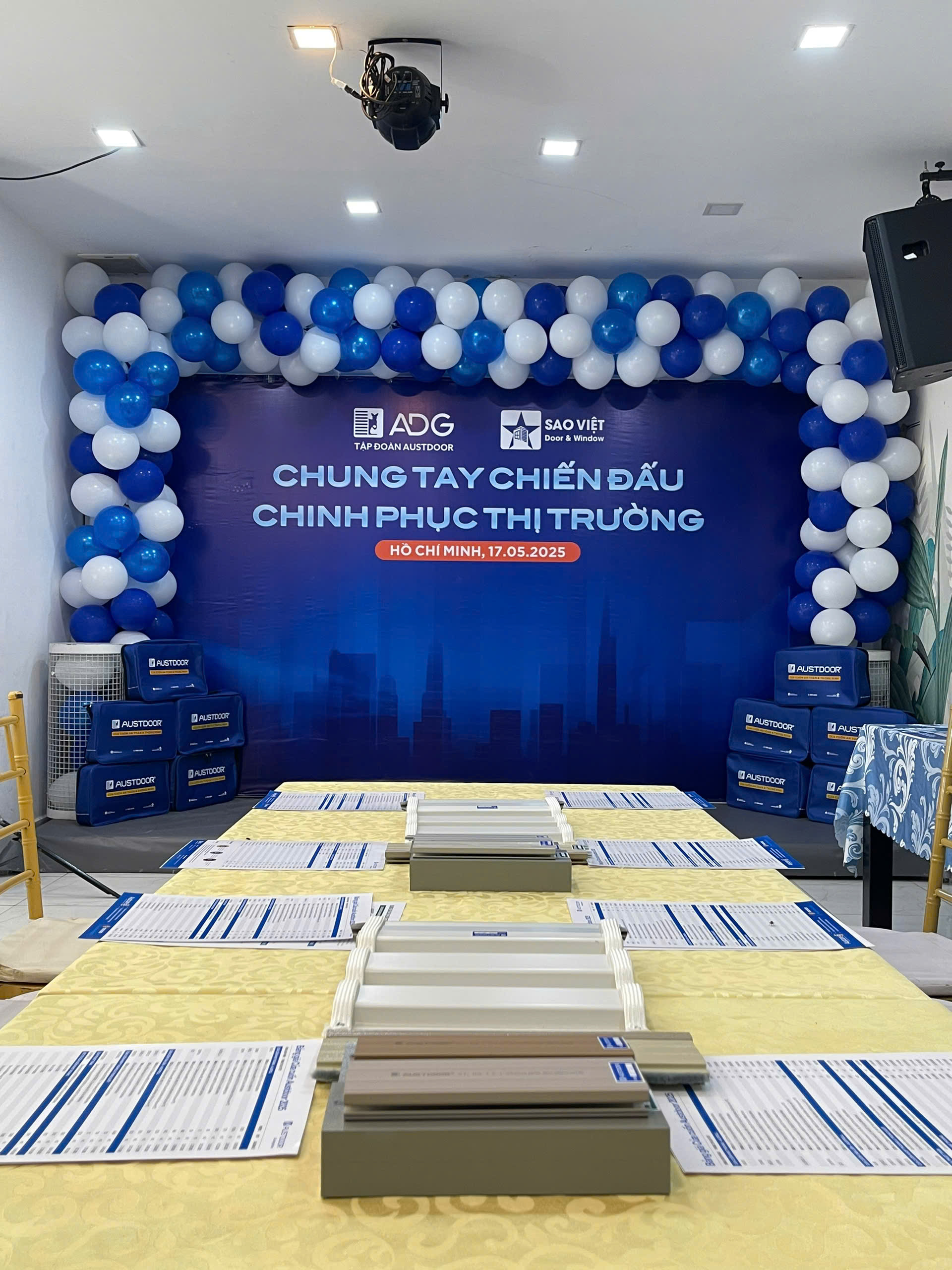 ky-thuat-cua-cuon-cong-nghiep-austdoor-07
