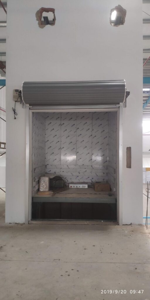 Lắp đặt cửa cuốn cho thang máy 03