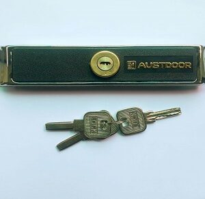 khoa-ngang-cua-cuon-co-austdoor-kh5