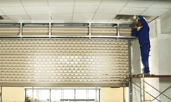 Lắp đặt thi công cửa cuốn Austdoor Quận 6 TPHCM Giải pháp an toàn và hiện đại
