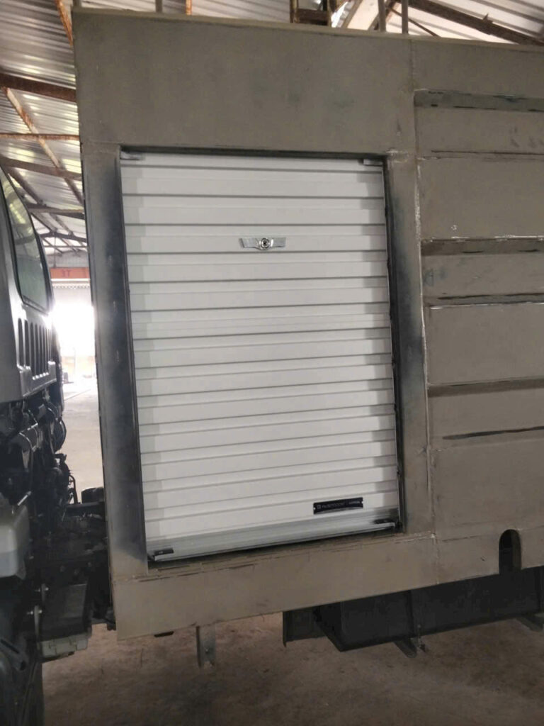 cua-cuon-container