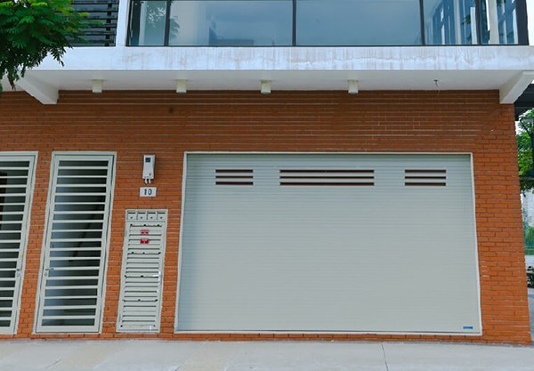 Mẫu cửa cuốn Austdoo xuyên sáng đẹp